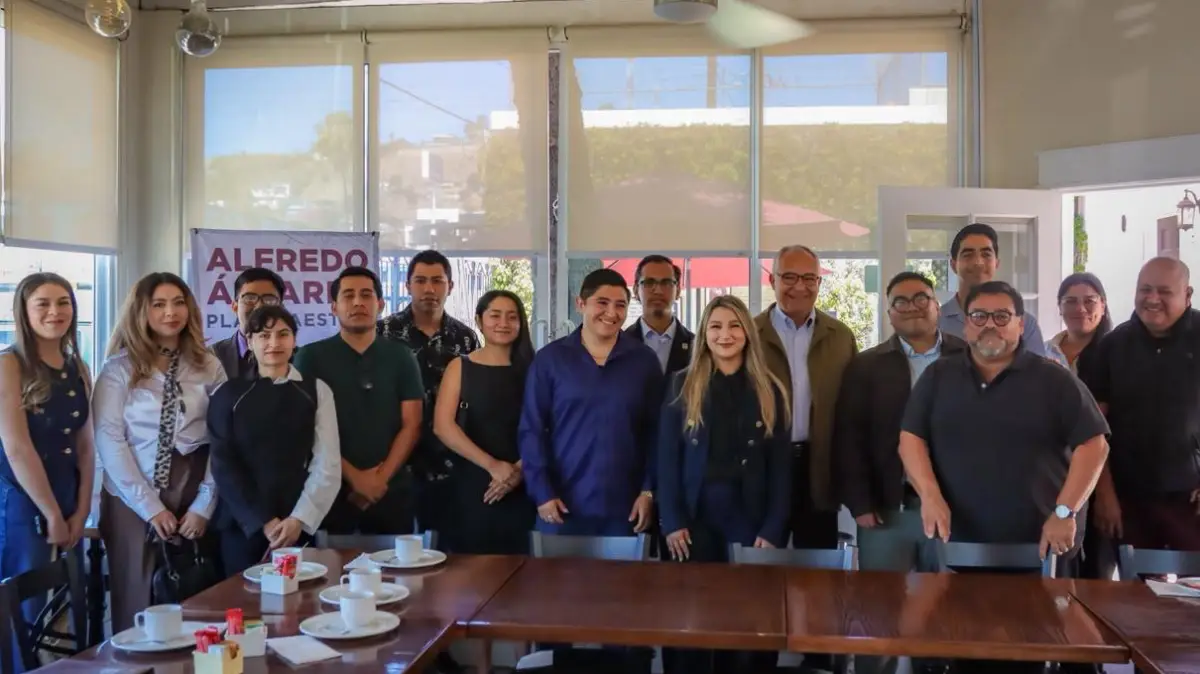 Alfredo Álvarez y jóvenes abogados plantean modernización del sistema judicial